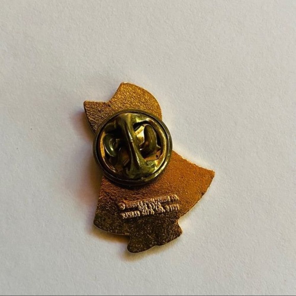 Vintage Grove Publishing Co. Red Dress Little Girl Stars Pin Brooch - Picture 3 of 6